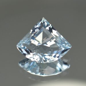 Aquamarine fan 15.6x13.0mm 5.63cts N aq174
