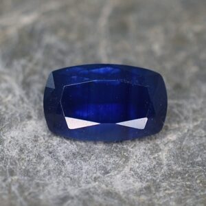BlueSapphire_cushion_7.6x4.7mm_1.05cts_H_sa332.jpg