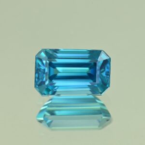 BlueZircon eme cut 9.9x6.2x5.1mm 3.92cts H zn7752