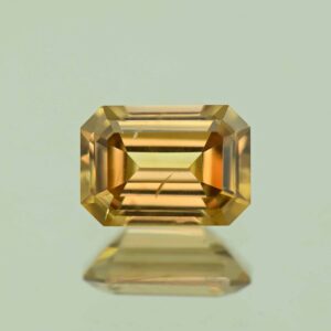 ChampagneZircon eme cut 7.9x5.5mm 1.95cts N zn7224