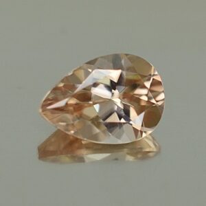 ChampagneZircon pear 6.9x5.0mm 1.01cts N zn3548