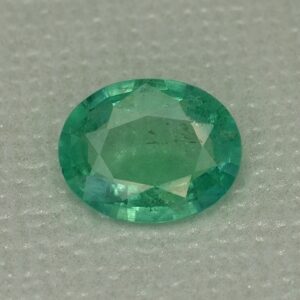 Emerald oval 10.5x8.3mm 2.07cts N em125