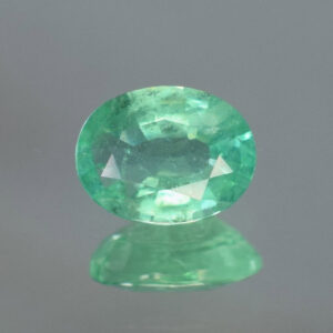 Emerald oval 7.9x6.0mm 1.04cts N em114 d crop