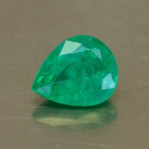Emerald pearshape 8.1x6.6mm 1.17cts O em116