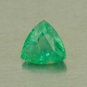 Emerald trill 6.9mm 1.00cts N em112