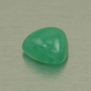 Emerald trill cab 5.7mm 0.73cts O em136 SOLD