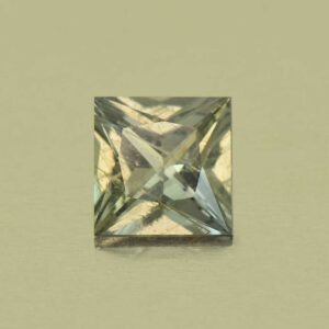 GreenSapphire princess 4.0mm 0.37cts N sa608