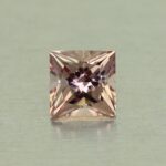 MalayaDragonGarnet princess 4.0mm 0.45cts N ma375 day