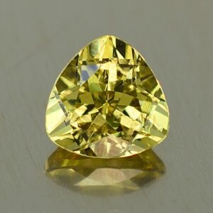 MaliGarnet trillion 8.0mm 2.40cts ml127