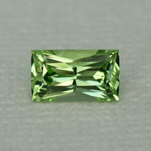 MintGrossular_baguette_8.1x4.7mm_1.32cts_mg244.jpg