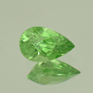 MintGrossular ch pear 9.0x5.7mm 1.38cts N mg420