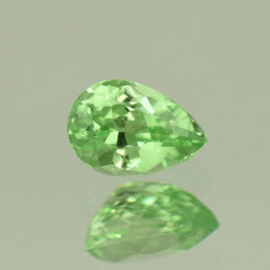 MintGrossular pear 6.9x4.7mm 0.89cts N mg416