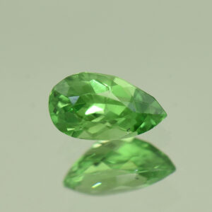 MintGrossular pear 8.2x4.7mm 1.07cts N mg418 SOLD