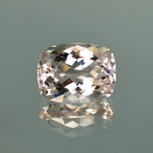 Morganite cush 15.3x11.8mm 9.29cts H me191 crop