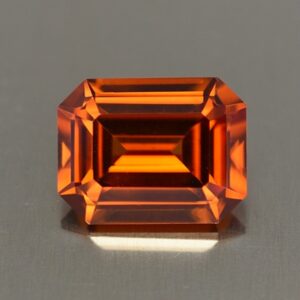 OrangeZircon eme cut 8.7x6.7mm 2.77cts N zn2091