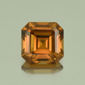 OrangeZircon sq eme cut 7.0mm 2.40cts N zn5346