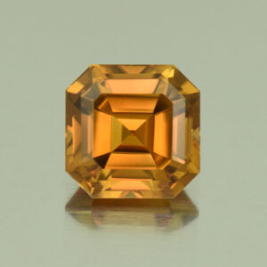 OrangeZircon sq eme cut 7.0mm 2.52cts N zn5347