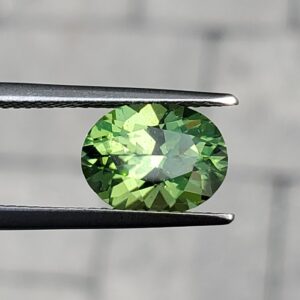 Peridot oval 10.4x8.0mm 2.69cts pe112 SOLD