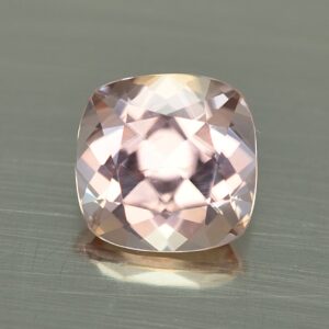 PinkChampagneZircon sq cush 9.7x9.5mm 5.83cts H zn4436