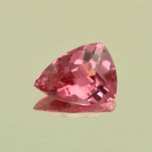 PinkSpinel drop trill 6.9x5.1mm 0.70cts N sp821