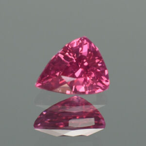 PinkSpinel drop trill 7.7x6.1mm 1.37cts N sp147