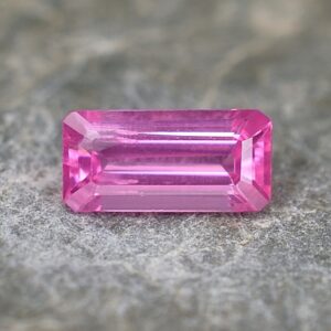 PinkSpinel eme cut 8.1x4.0mm 0.98cts sp304