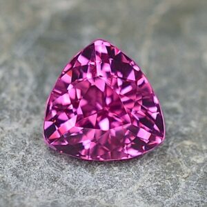 PinkSpinel trillion 6.2mm 1.06cts sp282