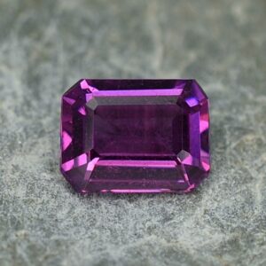 PurpleGarnet eme cut 5.7x4.4mm 0.70cts pl313