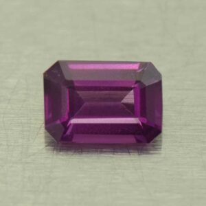 PurpleGarnet eme cut 6.1x4.2mm 0.64cts N pl449