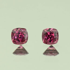 PurpleGarnet sq cush pair 4.5mm 0.98cts N pl935