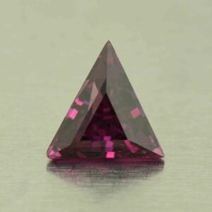 PurpleGarnet triangle 8.1x7.3mm 1.18cts N pl197