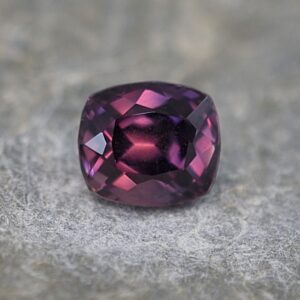 PurpleSapphire cush 6.8x6.0mm 2.05cts N sa124