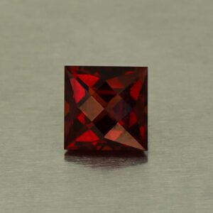RedGarnet ch princess 6.0mm 1.50cts N rg612