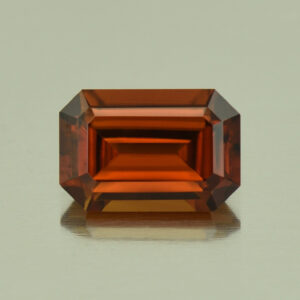 RedOrangeZircon eme cut 8.9x5.9mm 2.63cts N zn5365