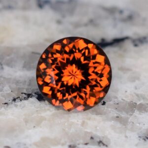 RedOrangeZircon round 8.0mm 3.07cts N zn2776 b