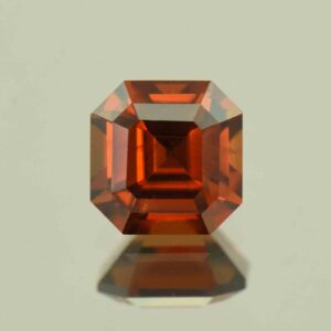 RedOrangeZircon sq eme cut 6.5mm 1.95cts N zn6630