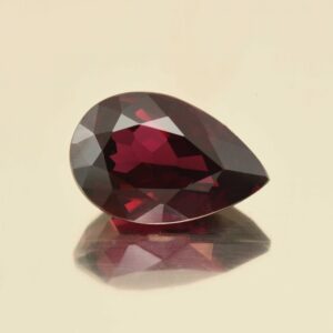 Rhodolite pear 15.0x9.8mm 8.78cts N rh153 scaled 1