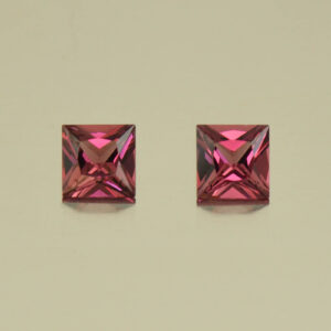 Rhodolite princess pair 4.0mm 0.77cts N rh505