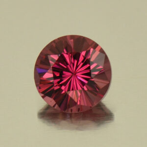 Rhodolite round 5.6mm 0.84 cts N rh478