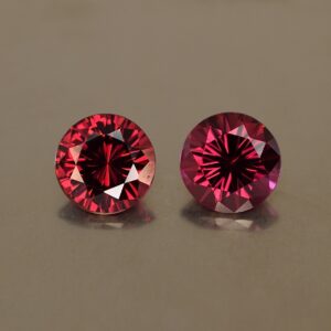 Rhodolite round pair 8.5mm 5.61cts rh171