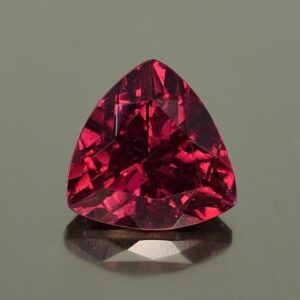 Rhodolite trill 9.1mm 3.20cts rh325