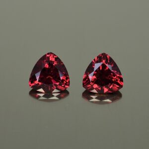 Rhodolite trill pair 8.0mm 4.18cts rh323