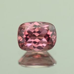 RoseZircon cush 8.4x6.4mm 2.58cts H zn7243
