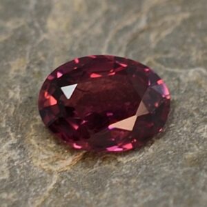 Ruby_oval_5.3x4.0mm_0.43cts_H_ru102.jpg
