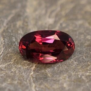 Ruby_oval_6.3x3.7mm_0.61cts_H_ru105.jpg