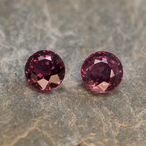 Ruby_round_pair_4.5mm_1.09cts_H_ru103.jpg