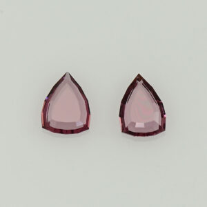 UmbaliteGarnet drop trill portrait cut pair 5.5x4.0mm 0.61cts N ug1330