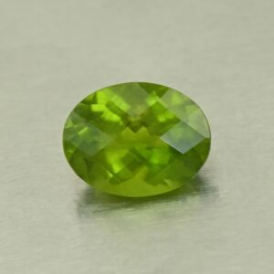 Vesuvianite ch oval 9.0x7.0mm 1.90cts N vs233