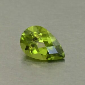 Vesuvianite ch pear 9.1x6.0mm 1.38cts N vs260