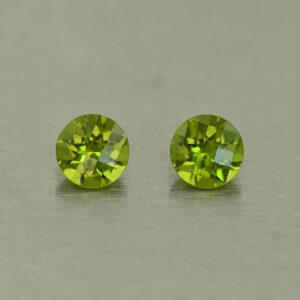 Vesuvianite ch round pair 4.0mm 0.53cts N vs285 SOLD